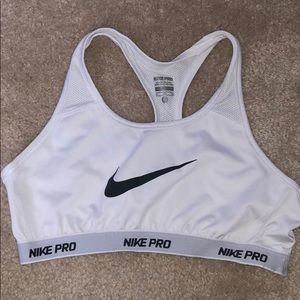 nike pro sports bra